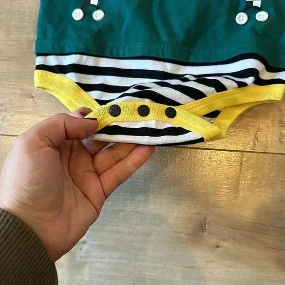 4/$25 NWT Harajuku Mini Infant Boys Skull Graphic One Piece Bodysuit Target 18M - Picture 4 of 6